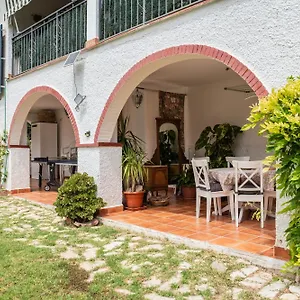 apartamento-con-terraza-y-amplio-jardin-privado.es-andalucia.com/